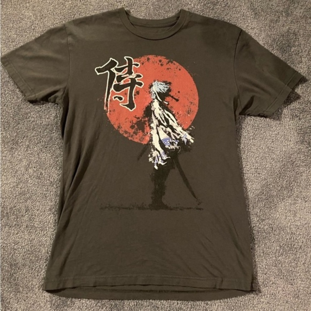 Unisex black t shirt S men / women M . Red moon japonese samourai & sword design